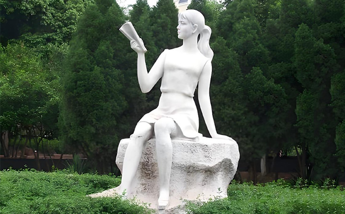 千年匠心，傳世之美——優(yōu)藝雕塑定制人物石雕藝術(shù)