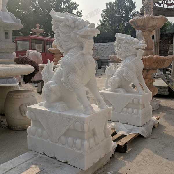 什么是傳統(tǒng)景觀中的藝術(shù)雕塑呢？