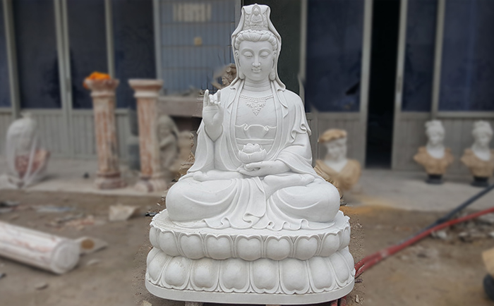 石雕觀(guān)音像